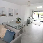 Holiday home Rose *
