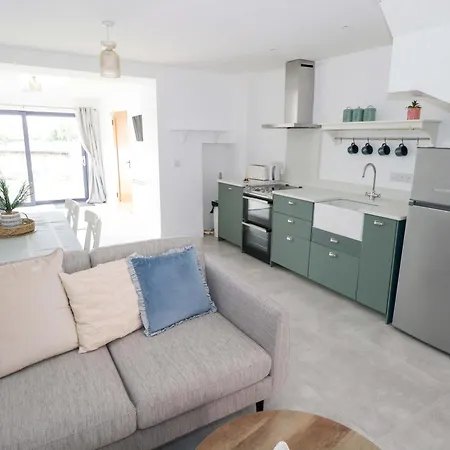 Rose Holiday home *